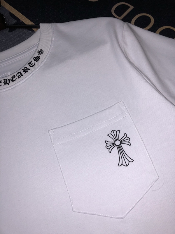 ブランドTシャツ側面デザイン